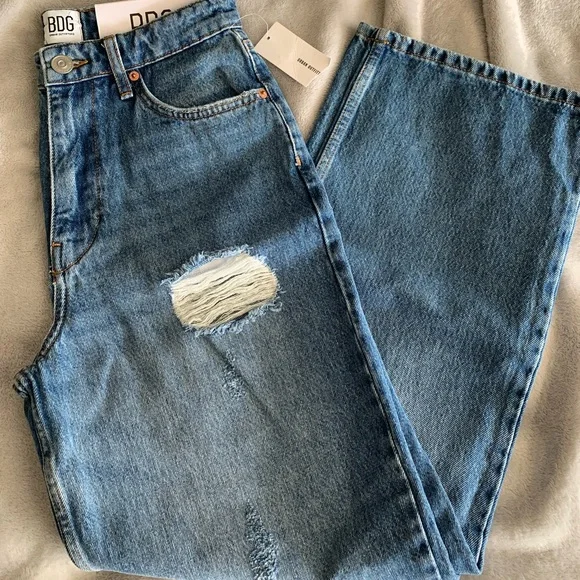URBAN OUTFITTERS BDG HIGH RISE VINTAGE STRAIGHT JEANS - Picture 6 of 9
